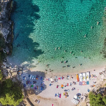 In With Outdoor Swimming Pool Apartment Pula