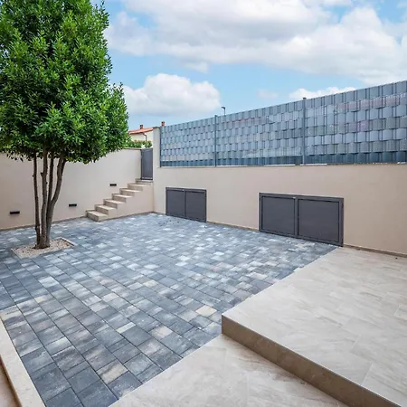 Gorgeous In With Wifi